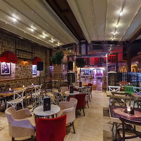 Goodman & Bistro Hotel 3*