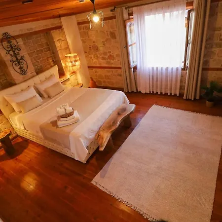 Goodman & Bistro Hotel