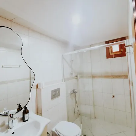 Goodman & Bistro Hotel