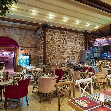 Goodman & Bistro Hotel